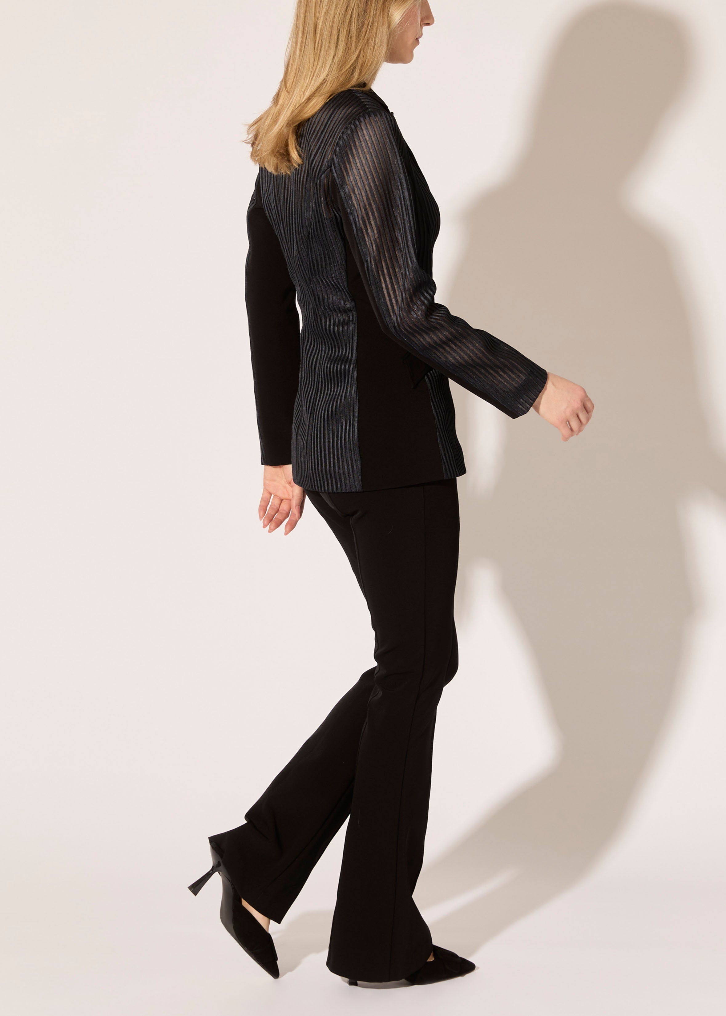 Linear Mesh Jacket