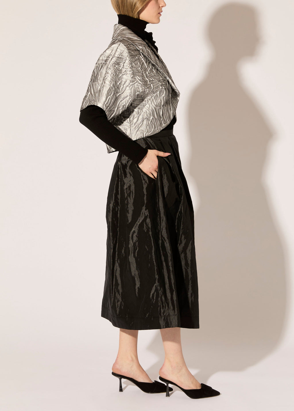 Foliage Relief Jacquard Cropped Jacket