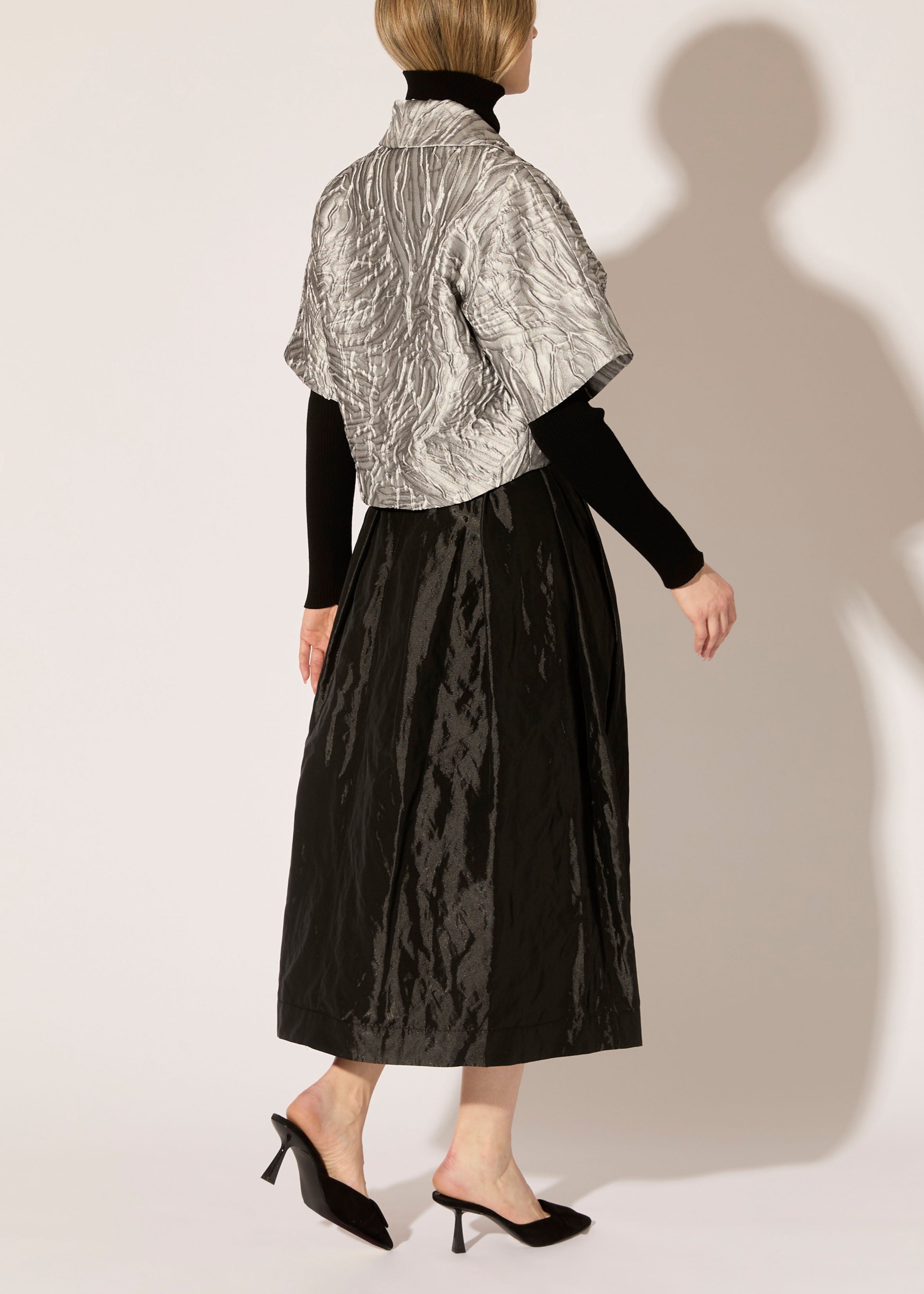Foliage Relief Jacquard Cropped Jacket