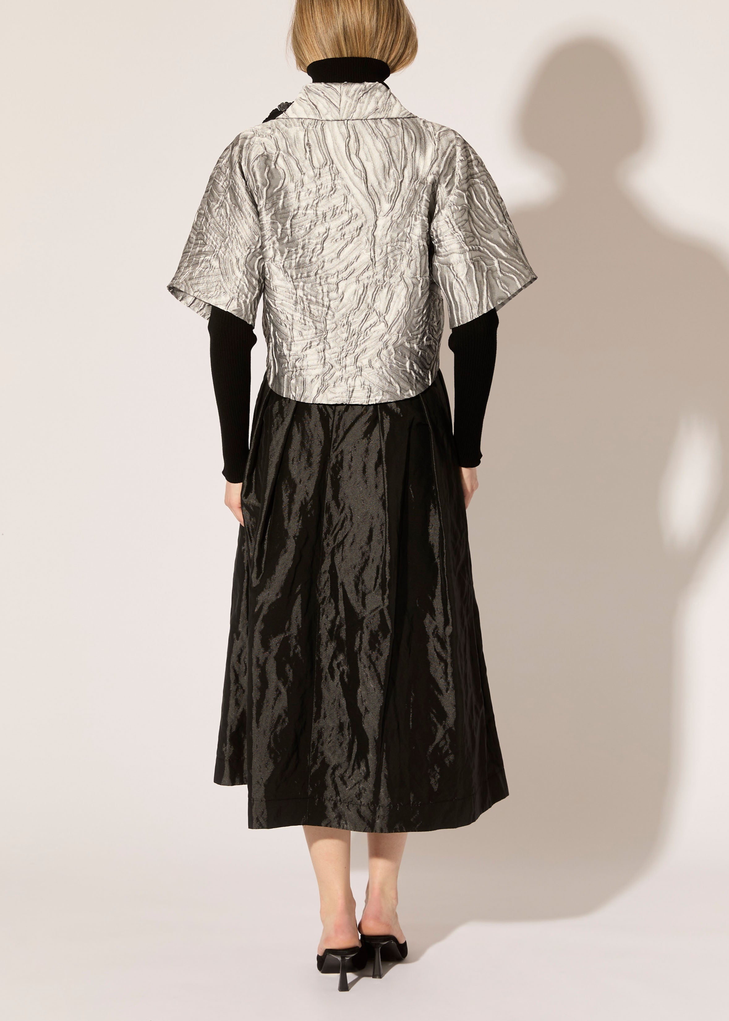 Foliage Relief Jacquard Cropped Jacket